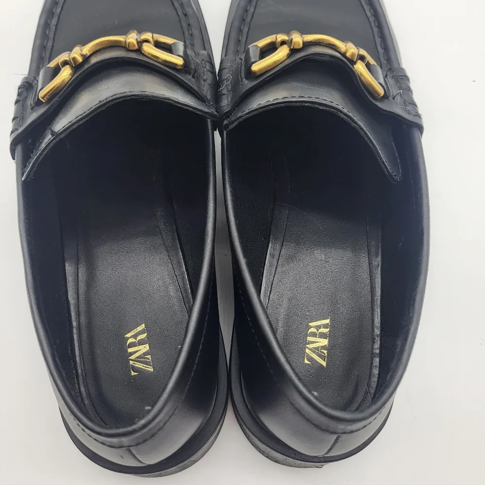Zara Women's Black Leather Loafers with Gold Detail - Picture 8 of 10
